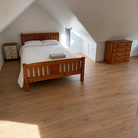 Modern - 15 Mins To Centre Homestay